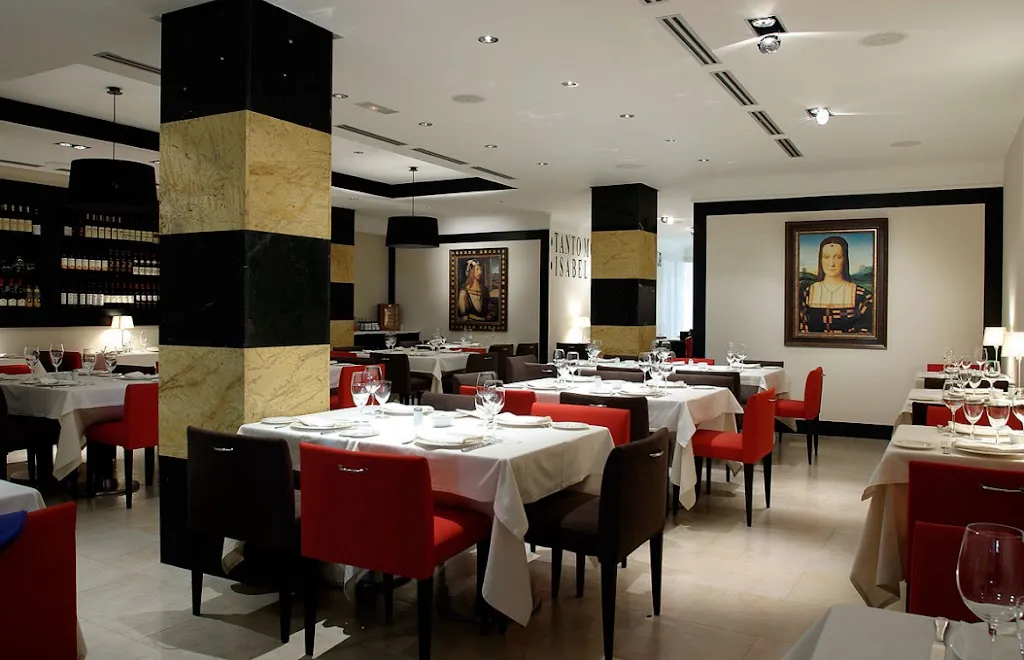 Reyes Catolicos restaurant in Aveinte