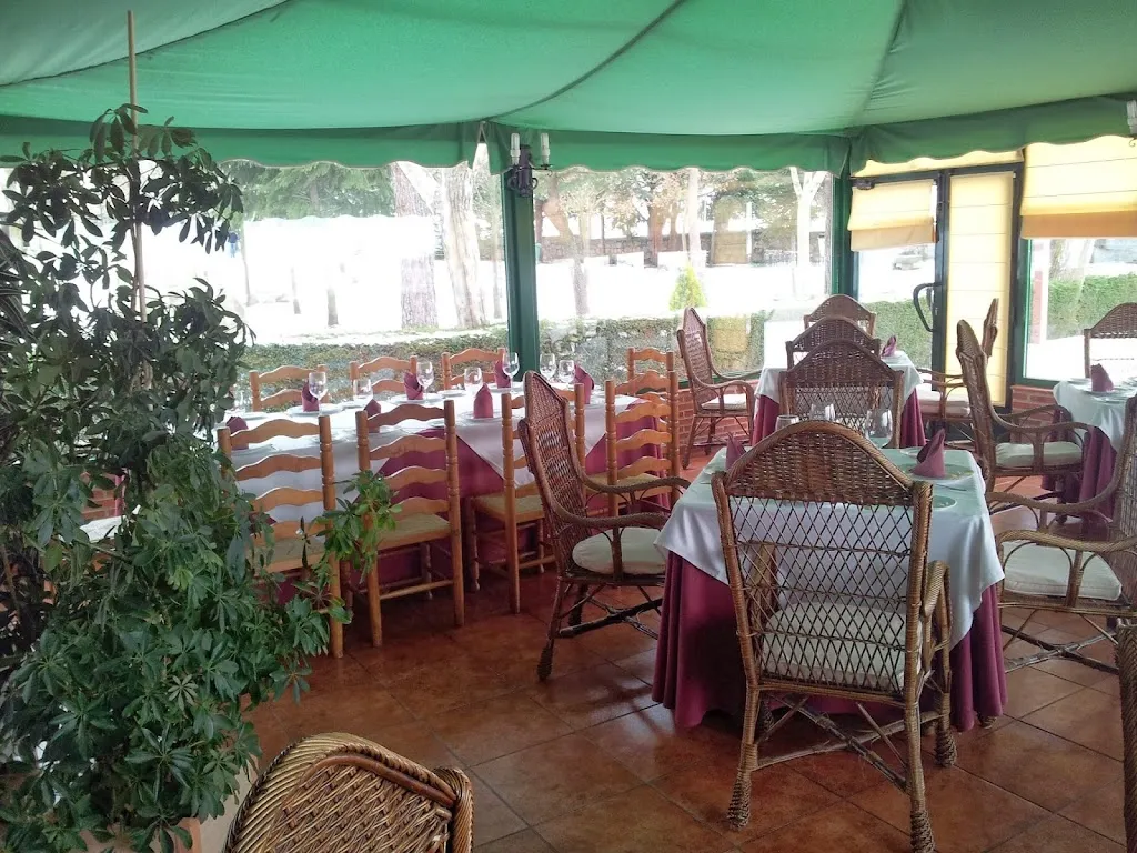 Hotel Restaurante Nuestra Señora de Sonsoles_Aveinte_slider_image_1