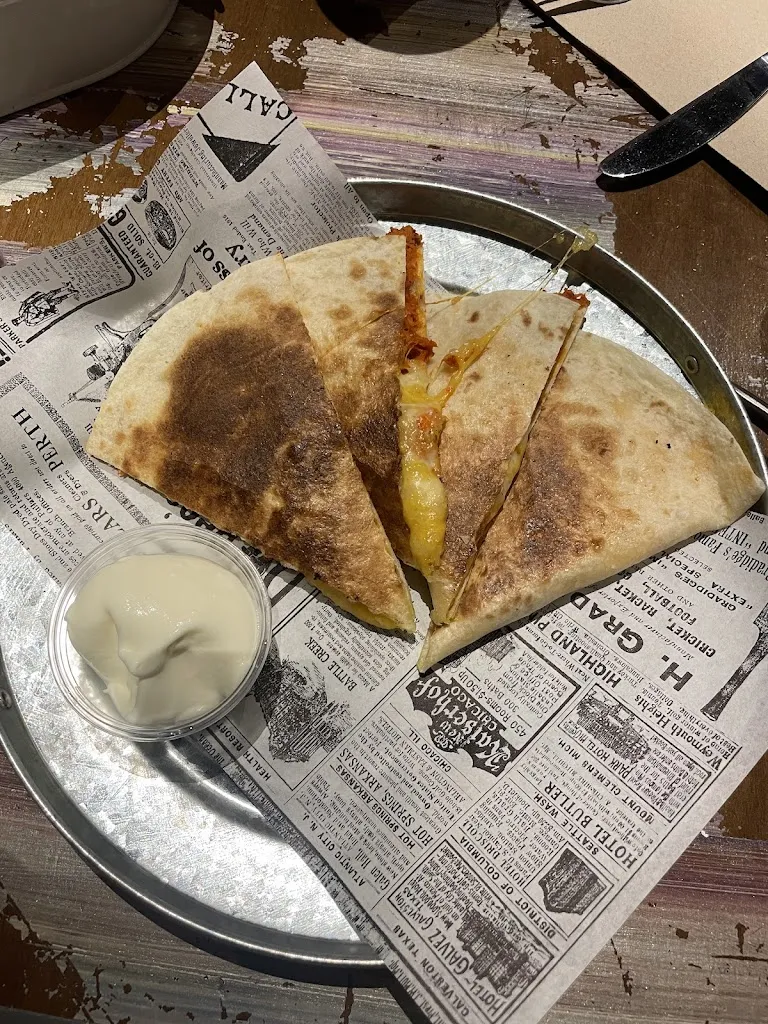 Hilal Bayar_Nacho Bravo Taquería_Brabos_review