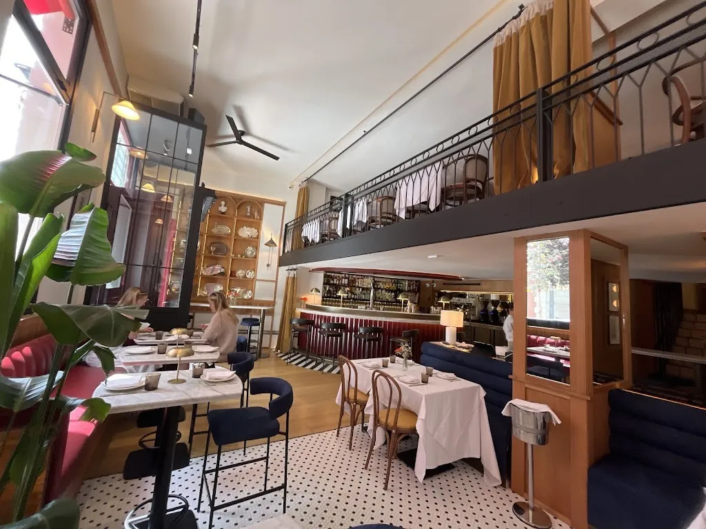 Tribeca Bistro restaurant in Brabos