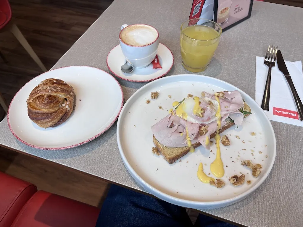 Jorge Gomes_VIPS_Laracha A_recensione