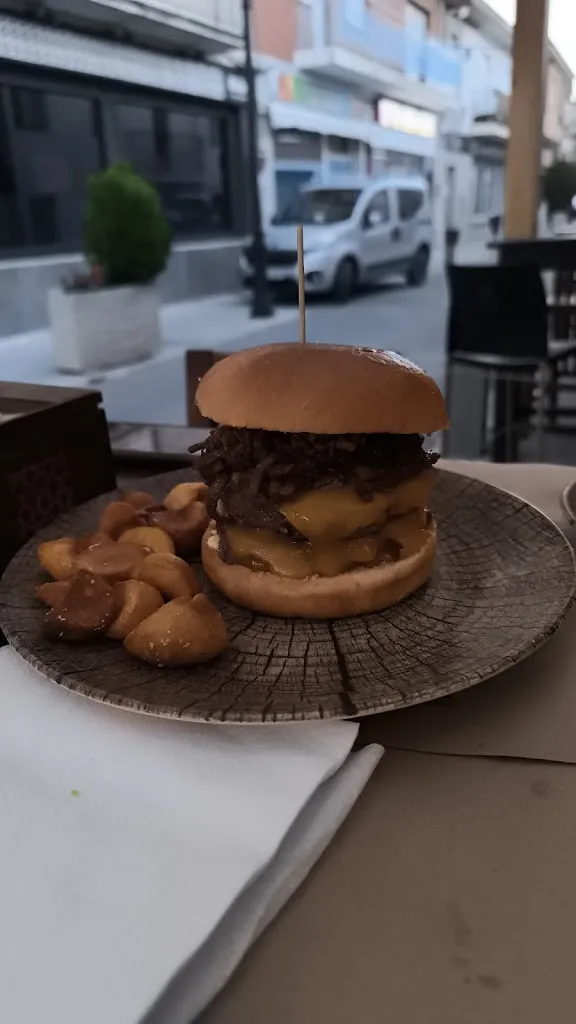 Maria Victoria Rodríguez_Bar restaurante BLANCO Y NEGRO desde 1990_Burgohondo_Bewertung