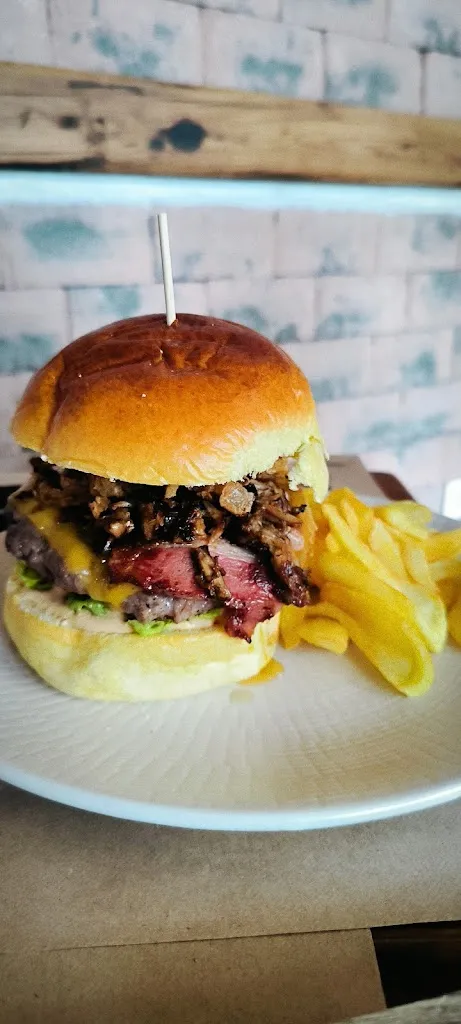 Marta Martin_Bar restaurante BLANCO Y NEGRO desde 1990_Burgohondo_Bewertung