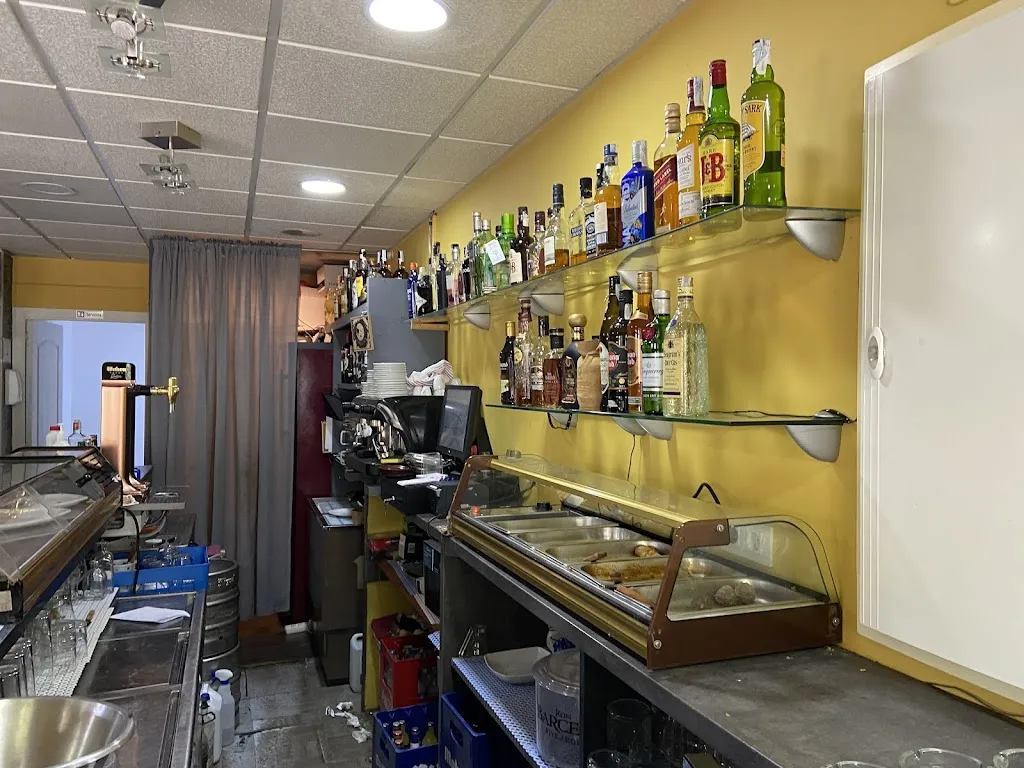 Bar La Luna_Cuevas del Valle_slider_image_3