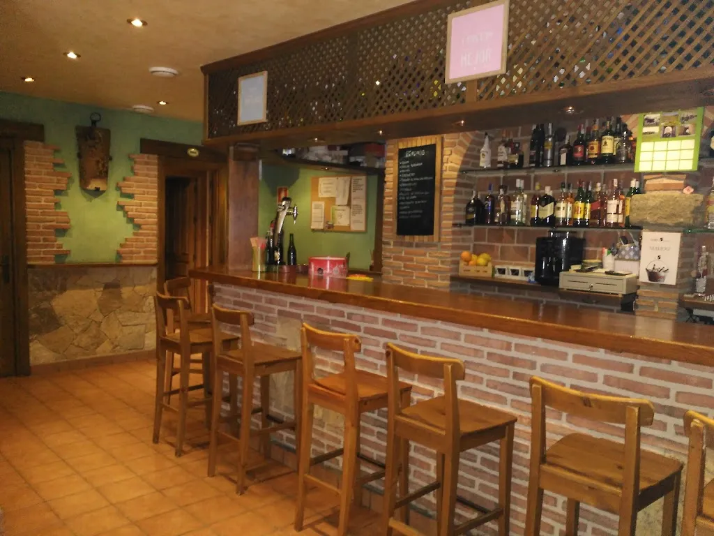 Pub Ópalo ristorante a Cuevas del Valle