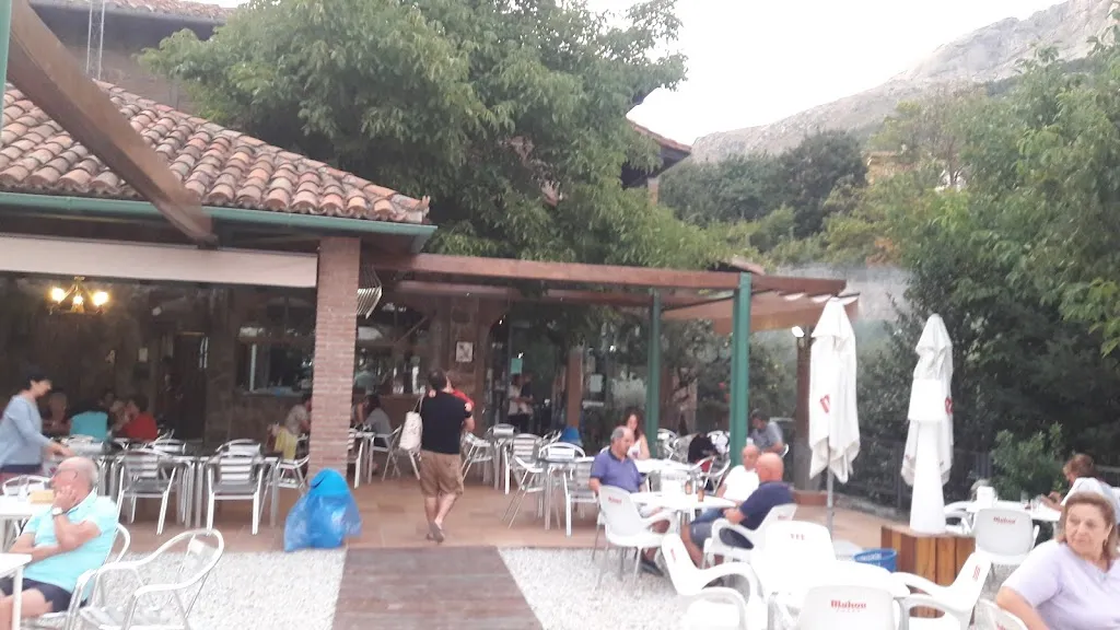 El Pontón ristorante a Cuevas del Valle