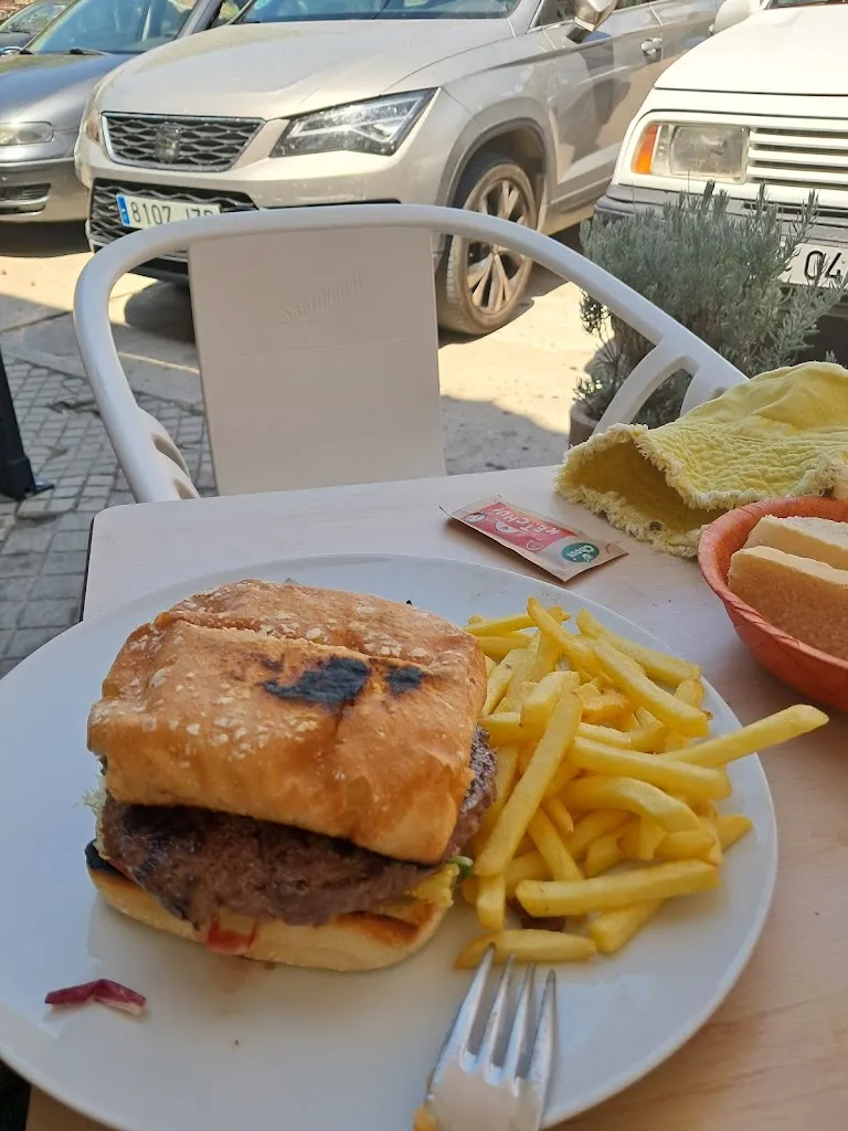 Menu_BAR LA CLINICA_Cuevas del Valle_image_6