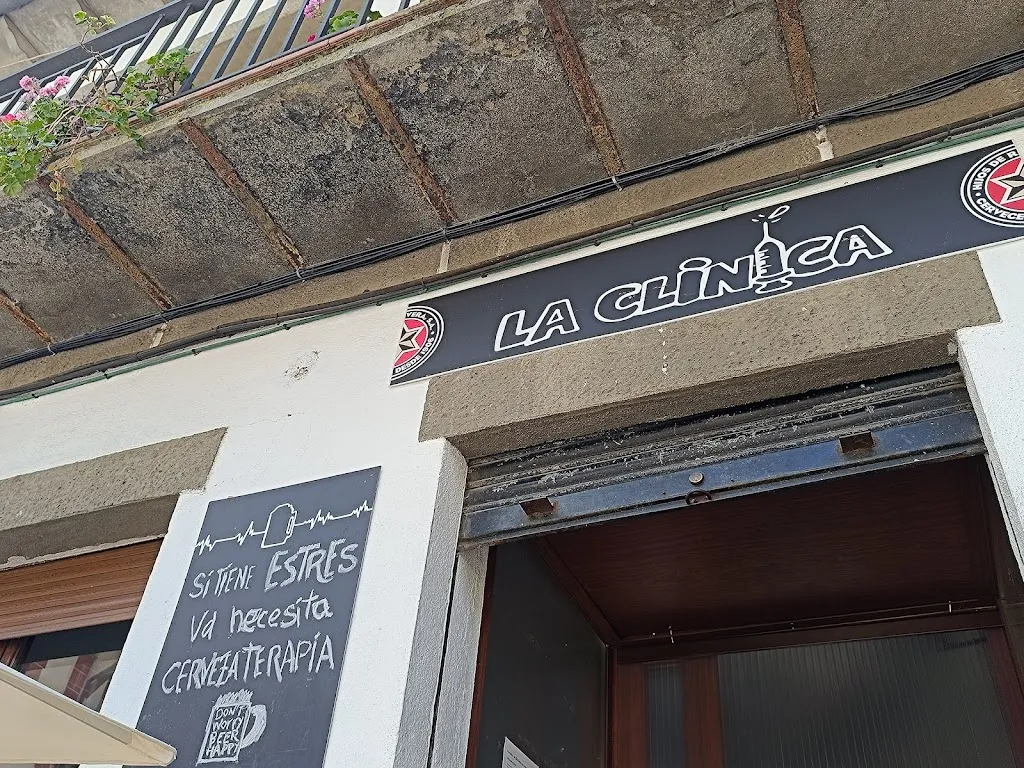 Luna Lunera_BAR LA CLINICA_Cuevas del Valle_review