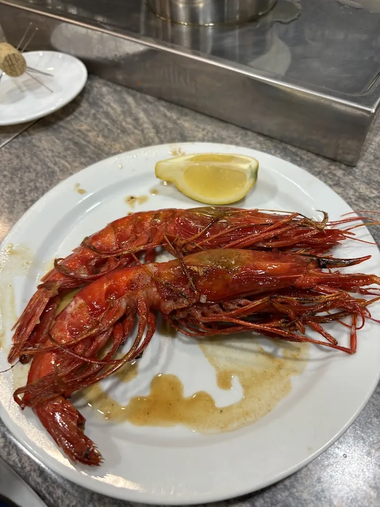 Viet Anh Nguyen_Los Crustáceos_Fresno El_review