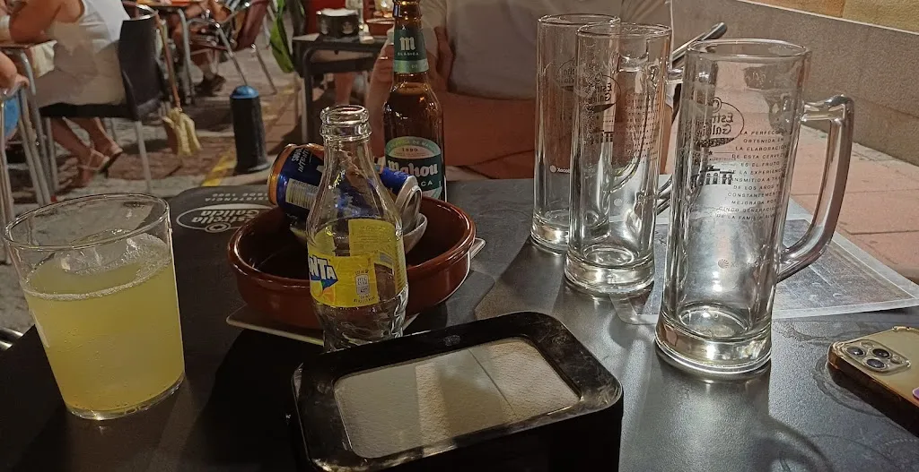 Carmen Mont_Antiguo cafe Madrid_Cebreros_review