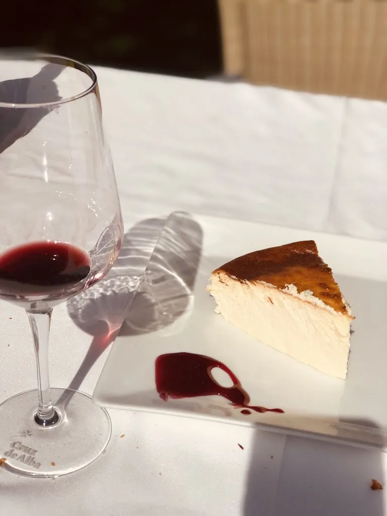 Vic Jos_El nogal_Fuente el Saúz_review