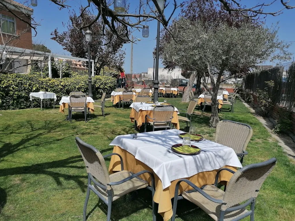 El nogal restaurant in Fuente el Saúz