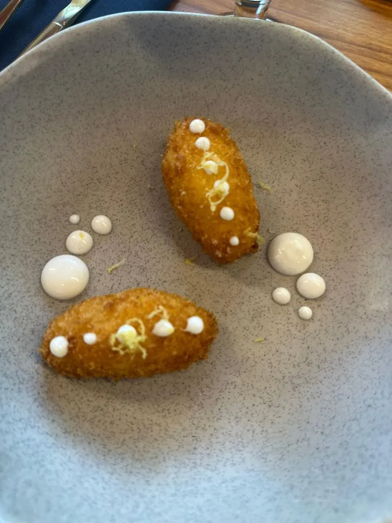 Viktória Varga_García Ortigosa LAB_Gil García_review