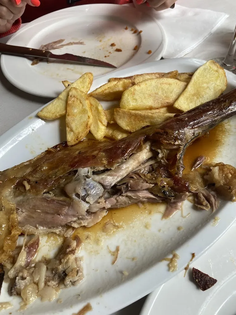 Luis Lebrusan Barrera_Restaurante el Tropezón_Guisando_review