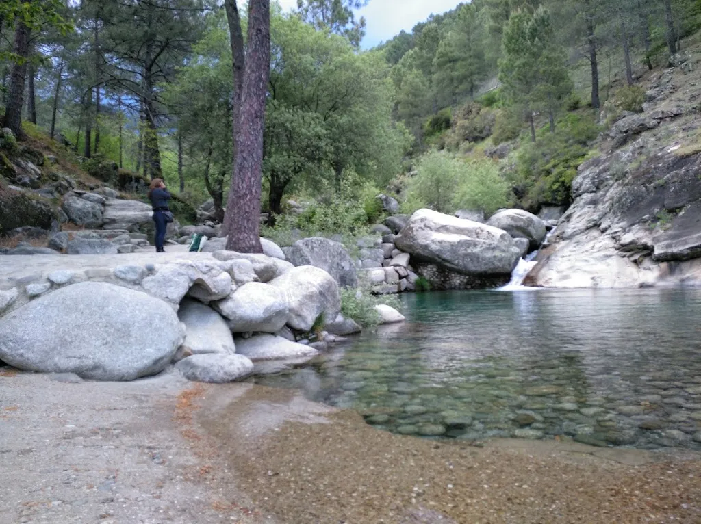 Alfredo Alameda_Risquillo Piscina Natural Guisando_Guisando_review