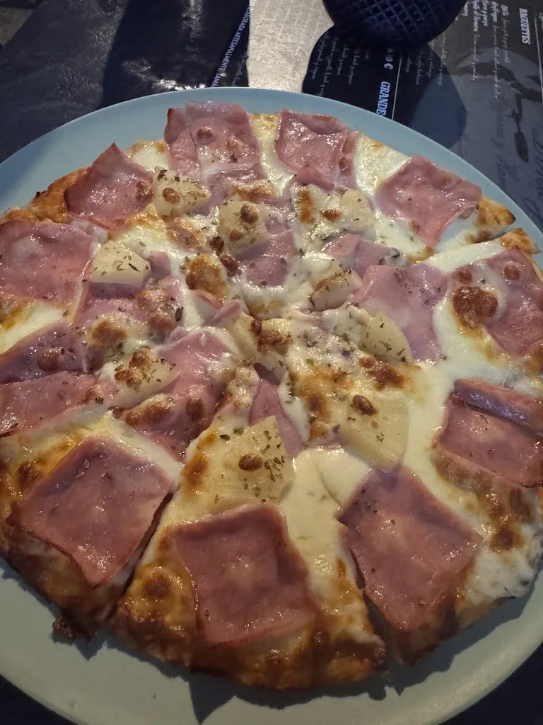 Carolina Calcerrada_Pizzeria Hamburgueseria Artesana doña julia_Candeleda_review