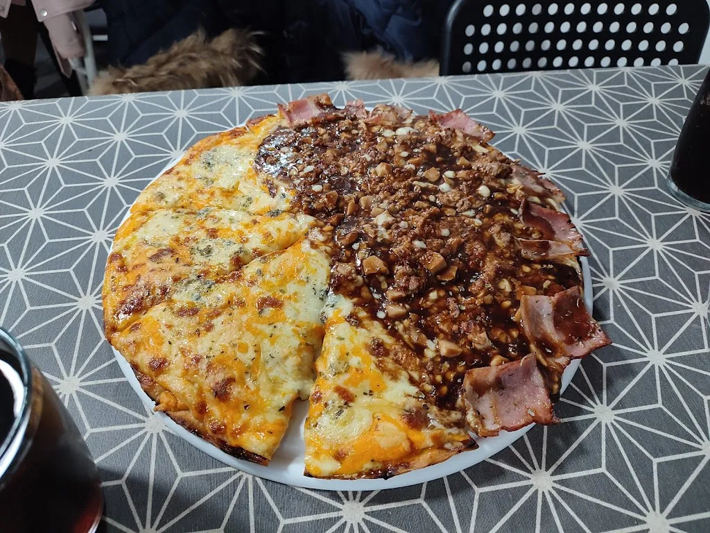 Pizzeria Hamburgueseria Artesana doña julia_Candeleda_slider_image_2