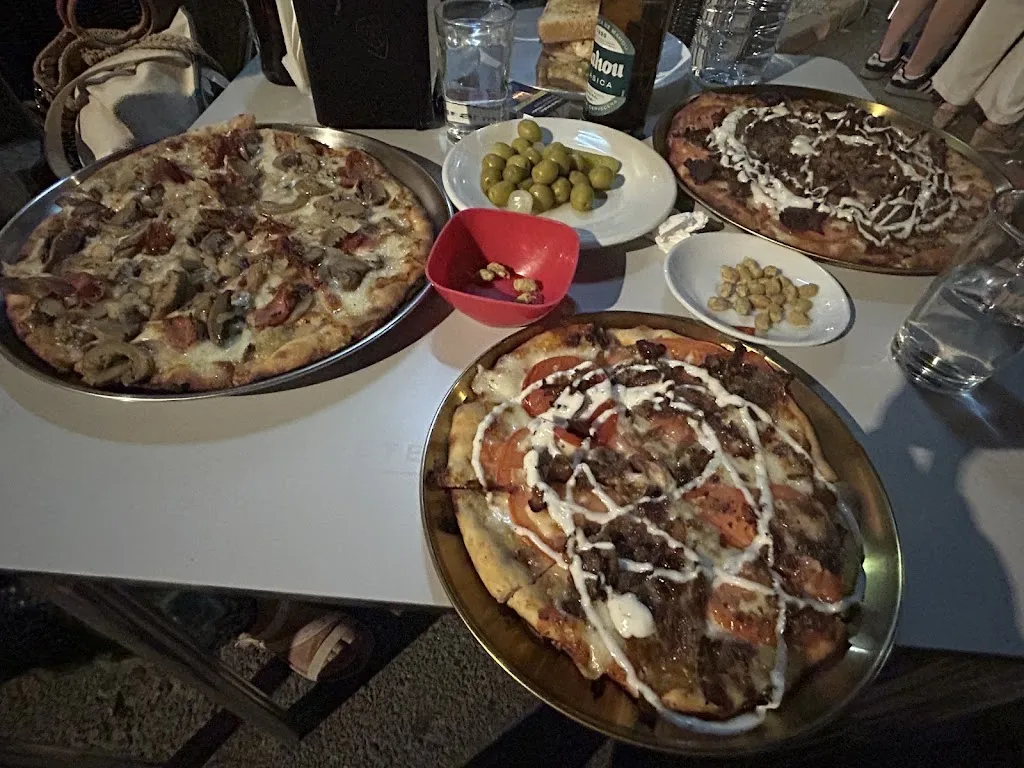 Helen Del Pozo_Pizzería Raybel_Candeleda_review