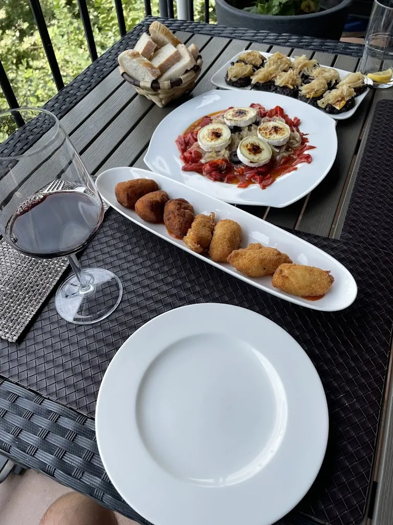 Jose Diaz_RESTAURANTE EL PUENTE_Gilbuena_review