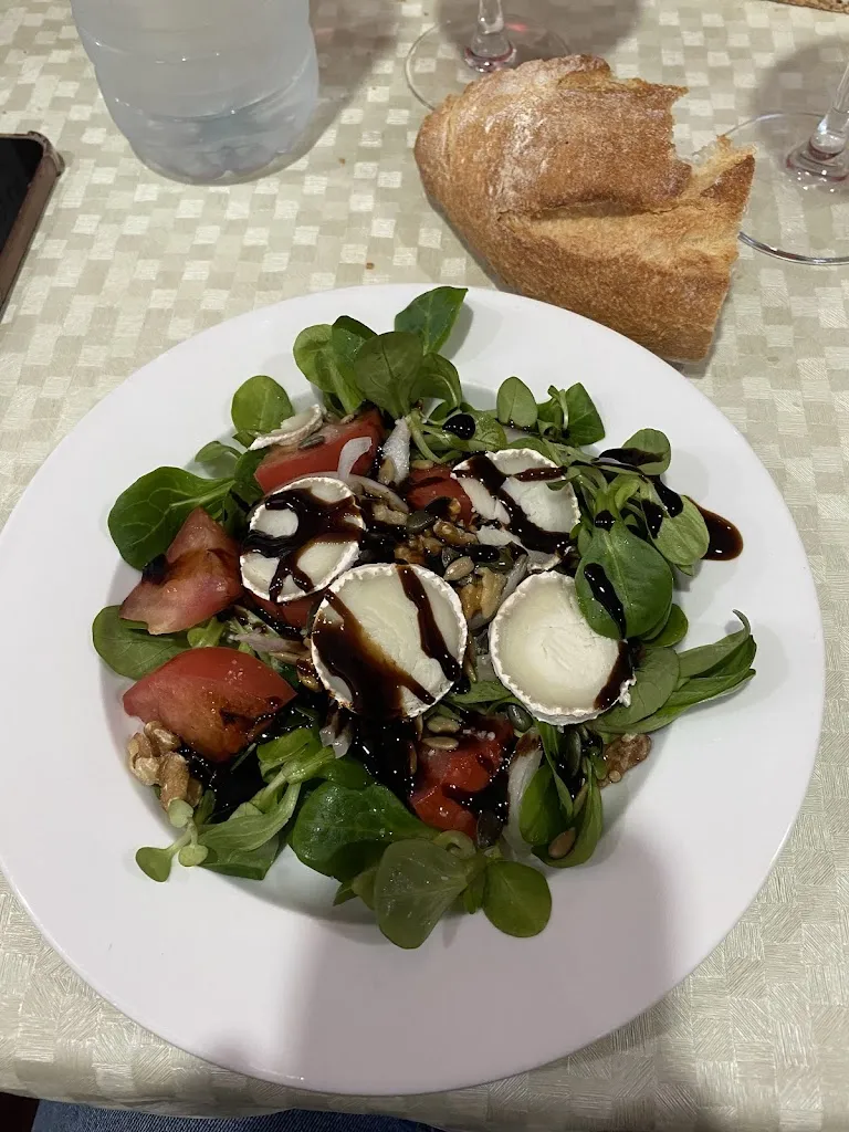 Bar EL VIVO COYA_Madrigal de las Altas Torres_slider_image_3