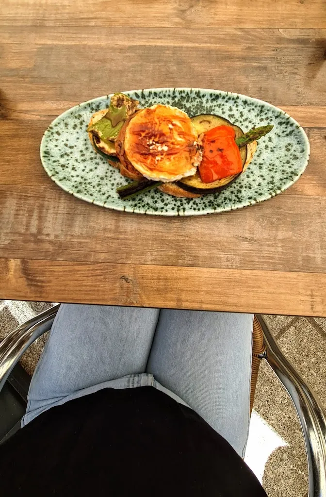 Yoanni de los santos_La Cabaña_Malpartida de Corneja_review