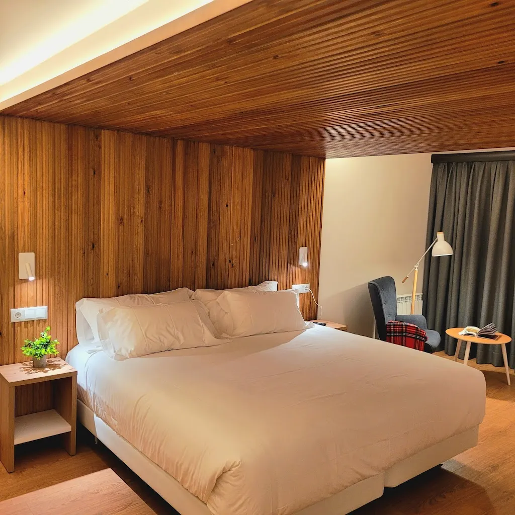 La Mira de Gredos_Hoyos del Collado_slider_image_1