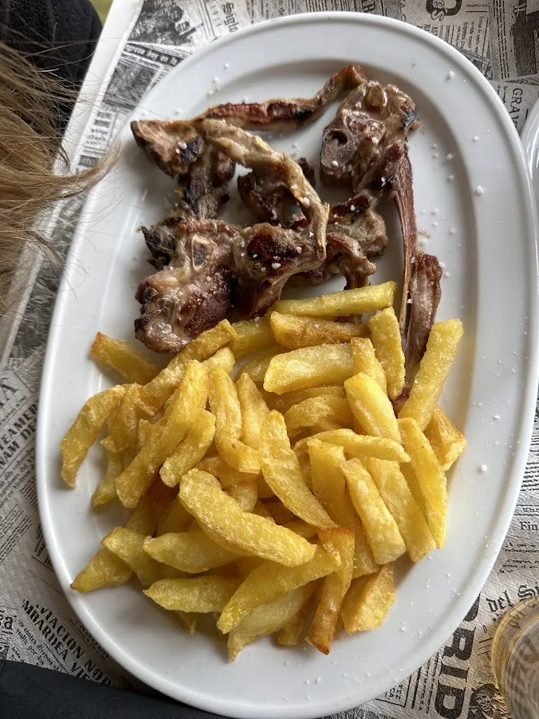 Alvaro Lopez_Kiosko Sanchivieco._Hoyos del Collado_review