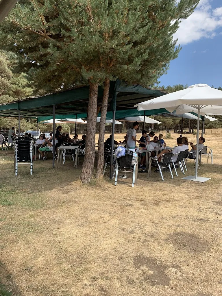 Kiosko Sanchivieco._Hoyos del Collado_slider_image_1