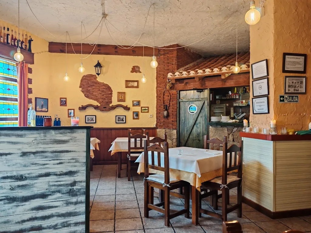 Restaurante la casita restaurant in Hoyos del Collado