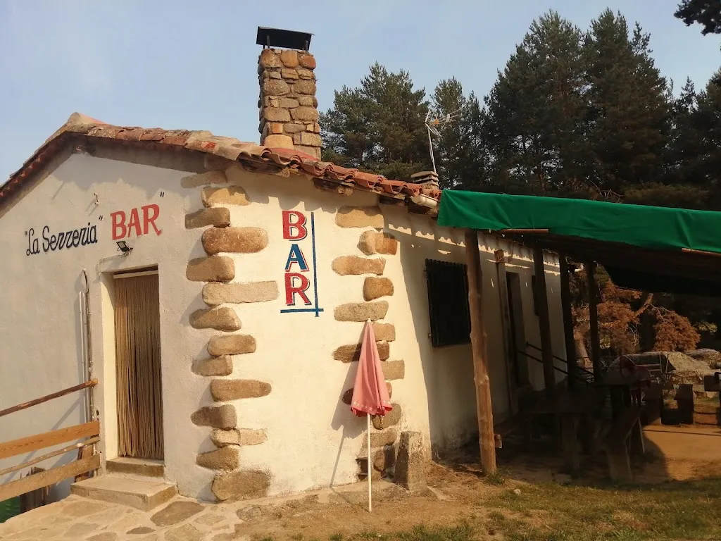 Bar La Serrería restaurant in Hoyos del Collado