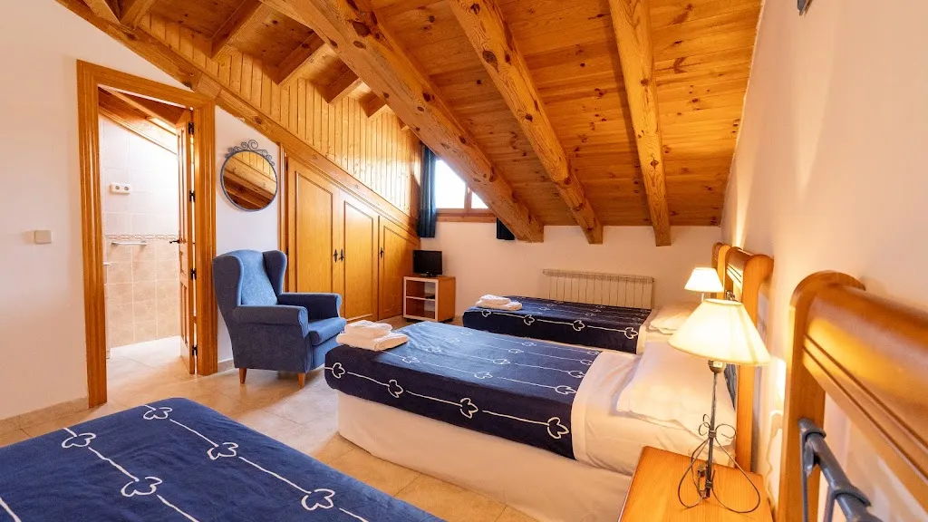 Hotel Rural Altogredos_Hoyos del Collado_slider_image_3