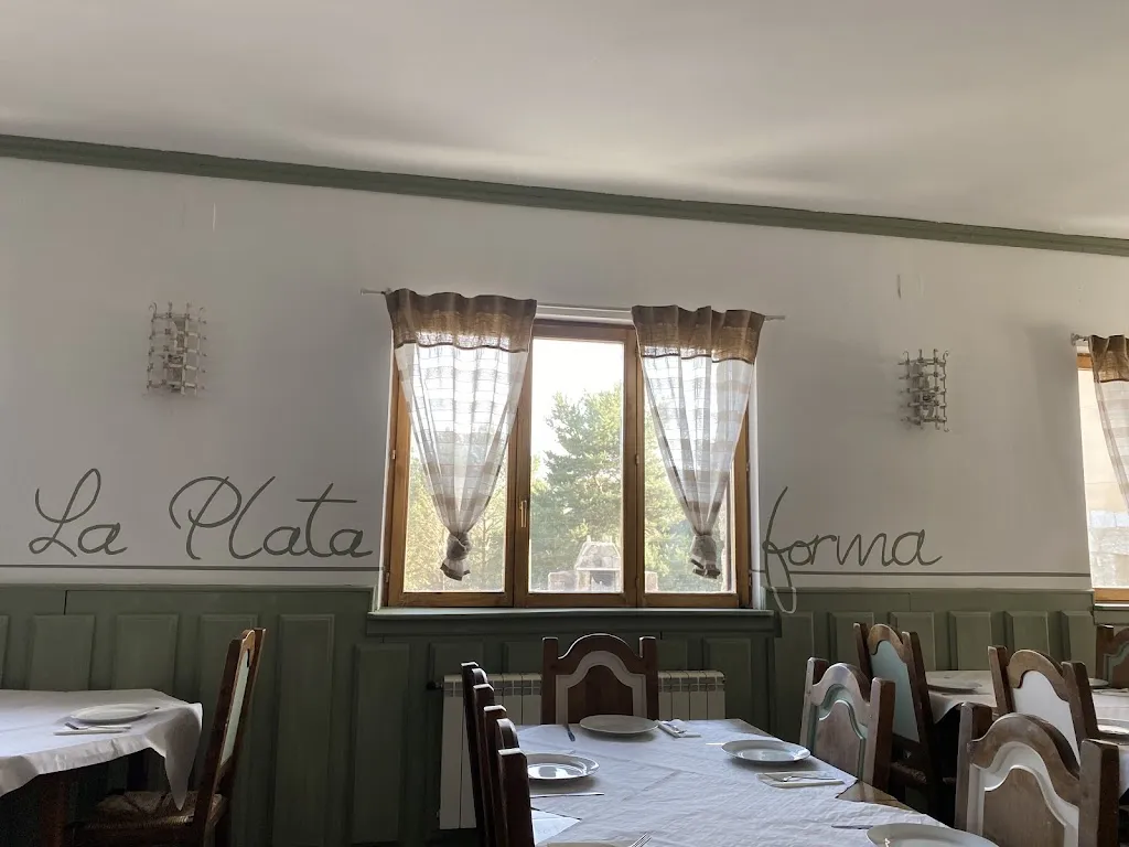 Restaurante/Pizzería La Plataforma_Hoyos del Espino_slider_image_3