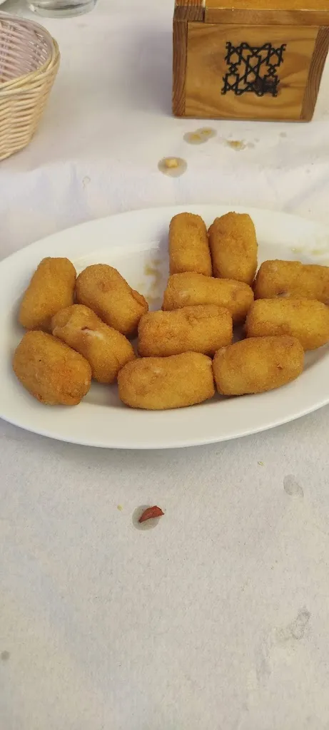 Deliamar_Bar Carlos_Mijares_review