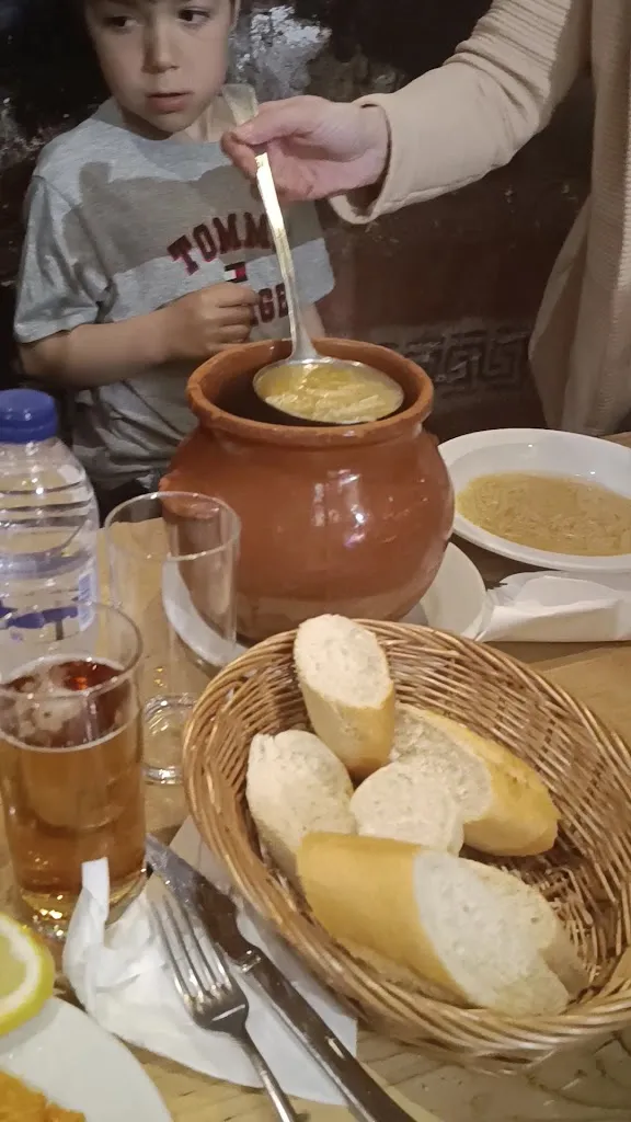 Taberna la Pompeyana_Muñana_slider_image_2