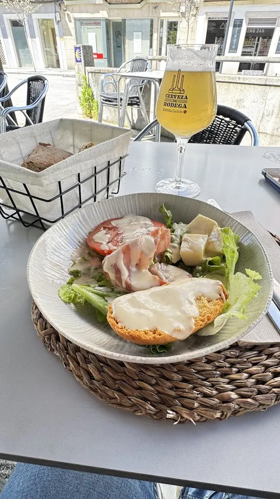 Sergio Vázquez_AN STRATO_Ferrol_review