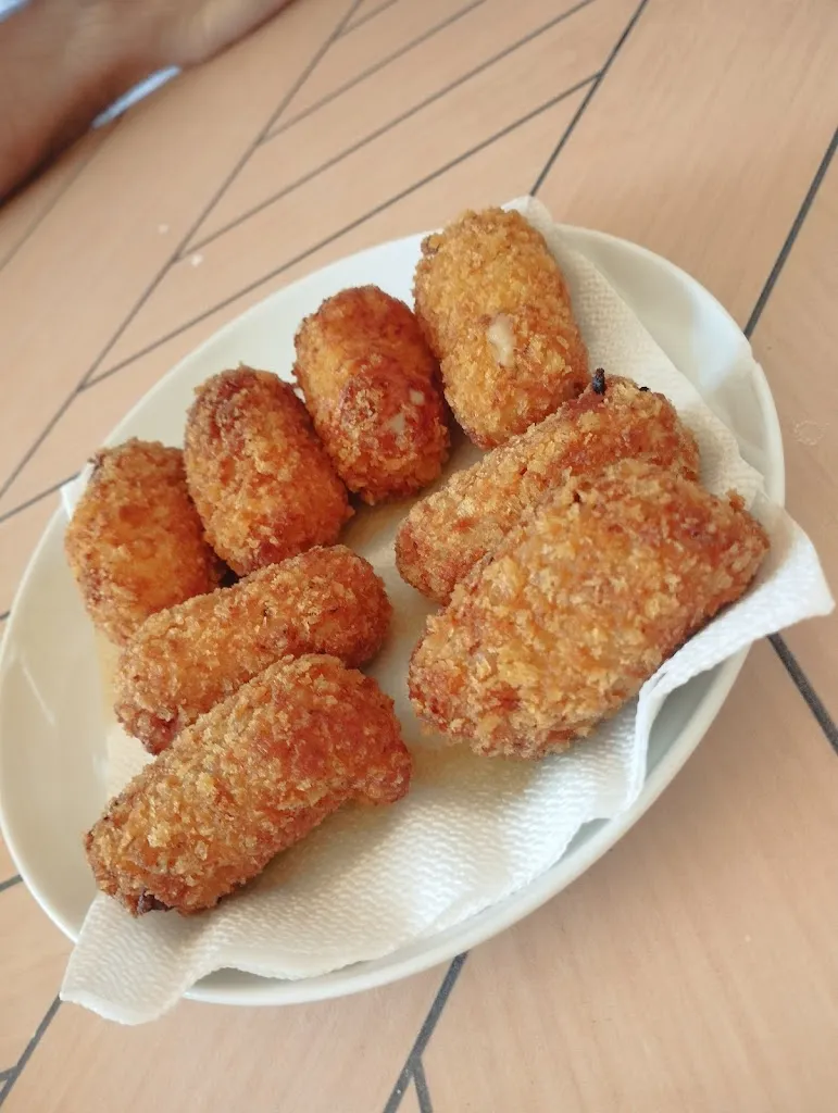 Jorge G_El Rincón de MoMa_Narrillos del Álamo_review