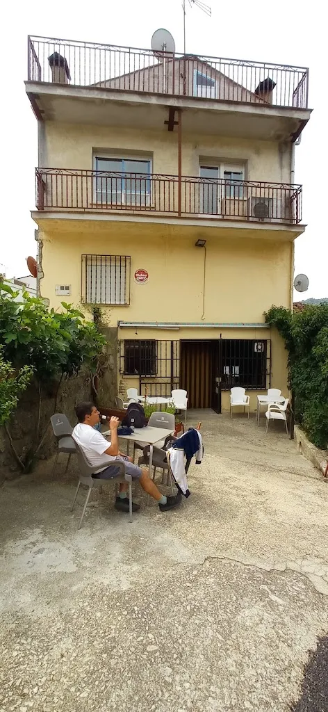 Bar/meson Los Cuatro Hermanos_Navahondilla_slider_image_2