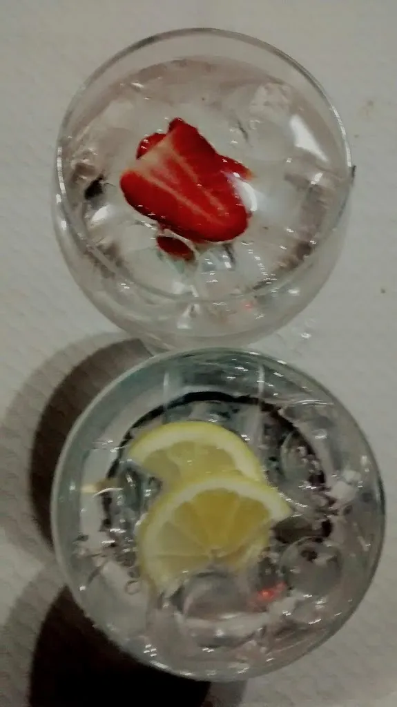 Denys Hrynevych_Nuevo Bar Riles_Navalosa_review