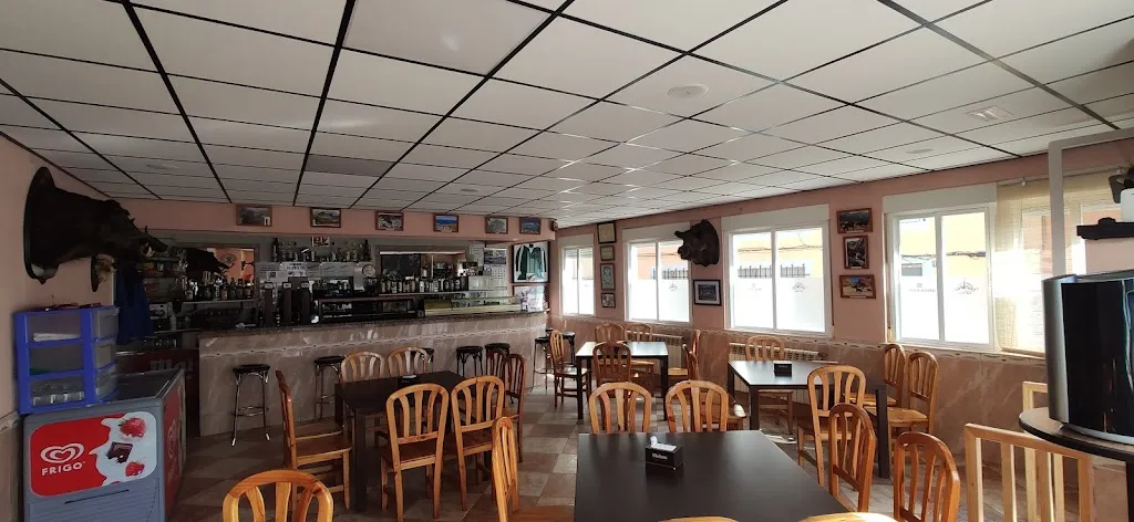 Bar Tal Sitio restaurant in Navalonguilla