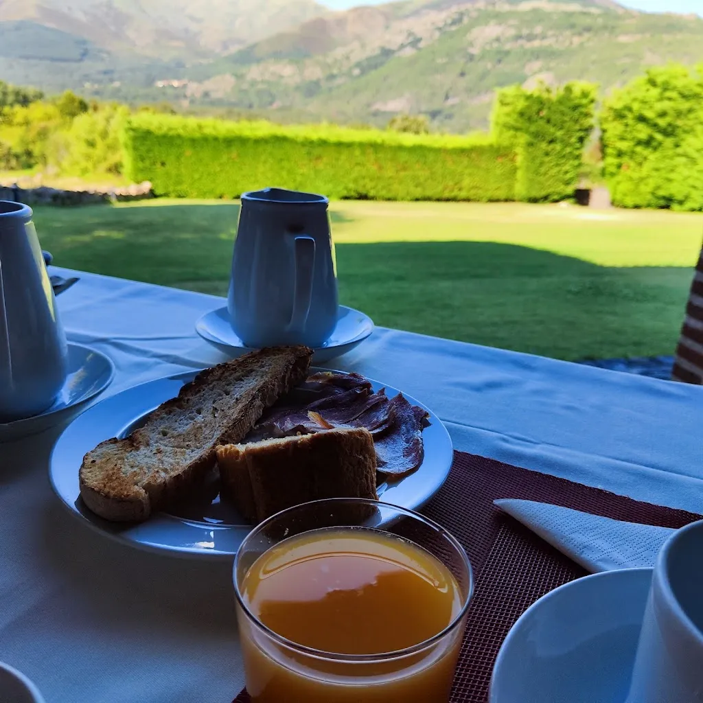 ANA VELAZQUEZ_El Remanso de Gredos_Navalonguilla_review