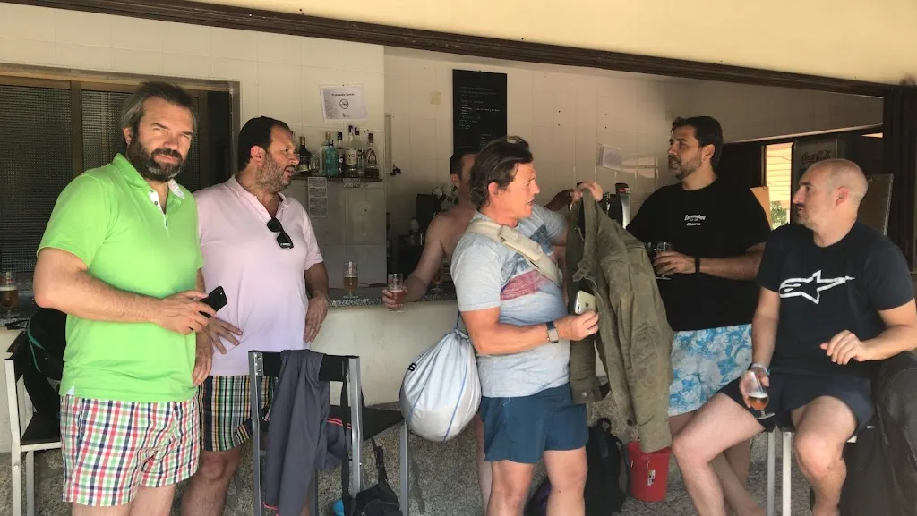 ALBERTO VALIENTE MARTINEZ_kiosco el puente_Navalonguilla_review