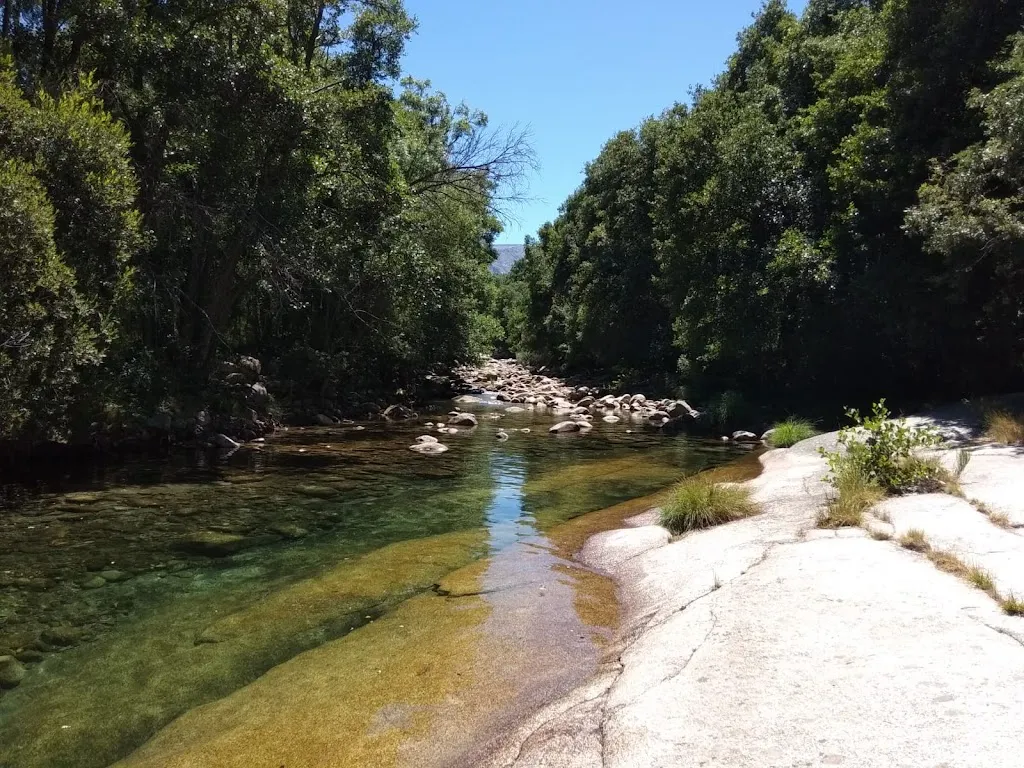 martaMorte Moxa_kiosco el puente_Navalonguilla_review