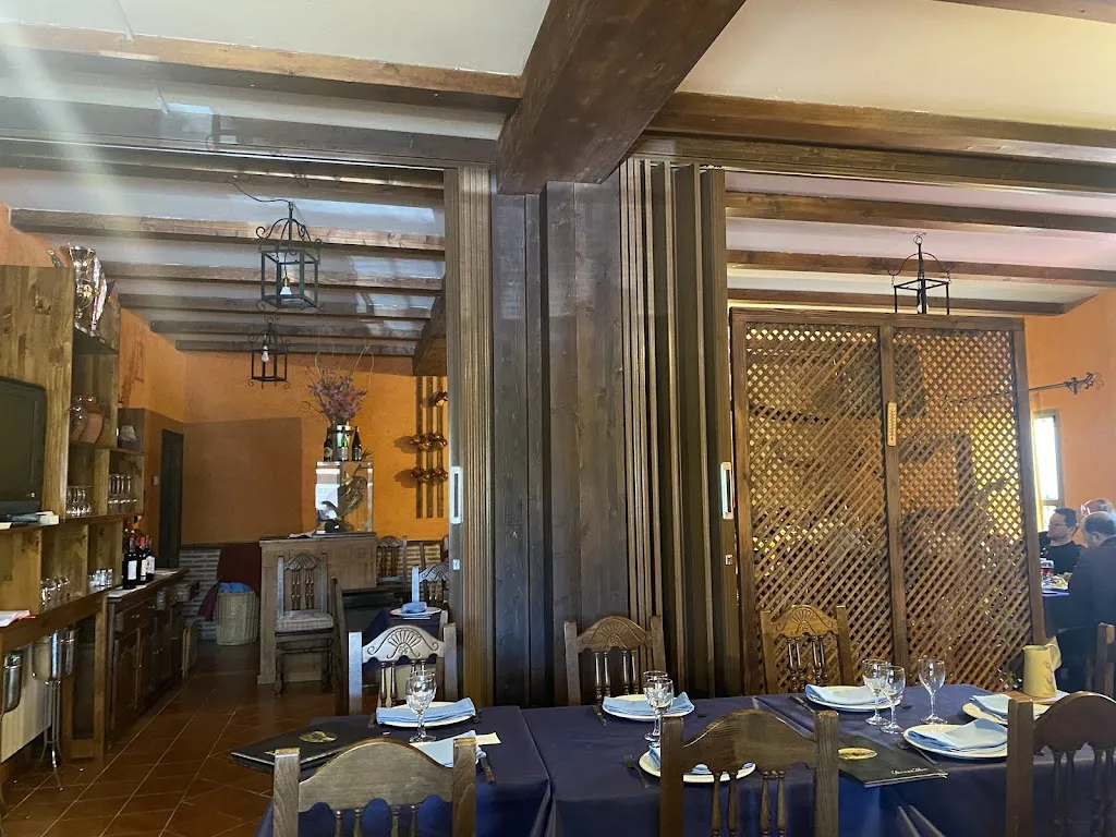 MESON RESTAURANTE RUTA DE GREDOS_Navaquesera_slider_image_1
