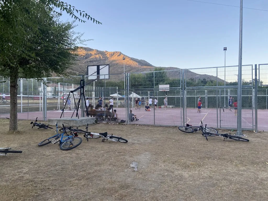 Piscina-Bar Navarredondilla_Navarredondilla_slider_image_3