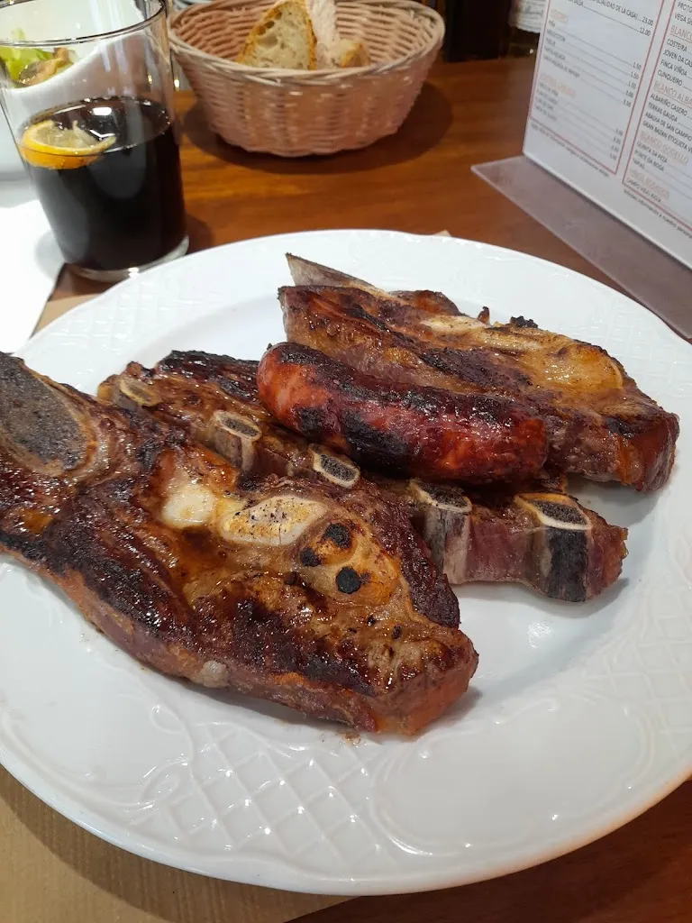 Daniel B._As brasas do Suso_As Pontes de García Rodríguez_review