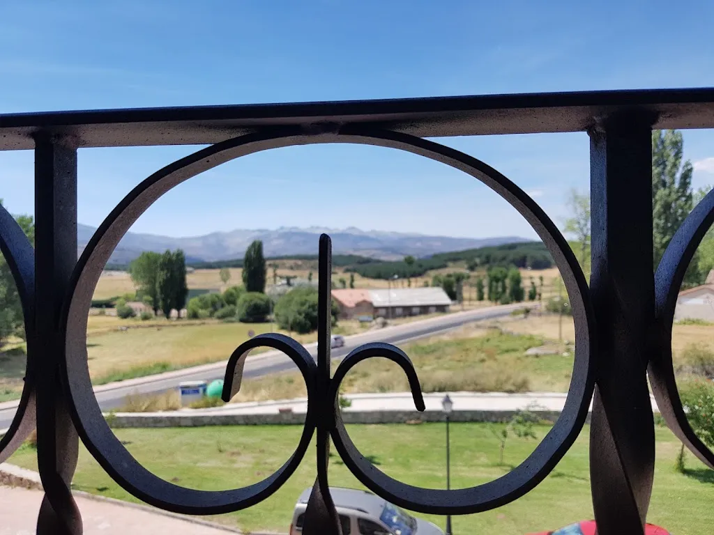 Troy Roach_Hotel Garabatos_Navarredonda de Gredos_review