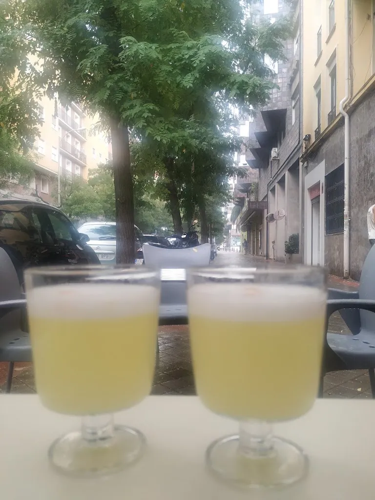 Menu_The Bear and the Madroño_Oso El_image_7