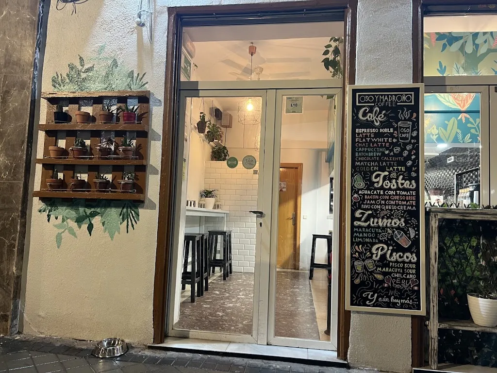 The Bear and the Madroño restaurant in Oso El