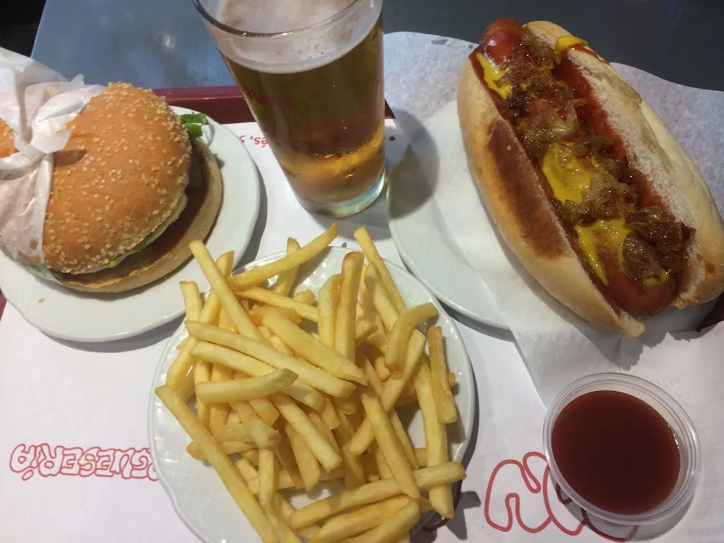 Adam Roberts_Hamburguesería Don Oso_Oso El_review