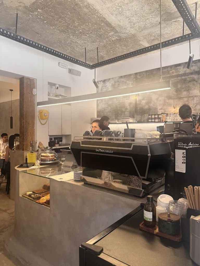 Juliana C M_Osom Coffee Atelier_Oso El_recensione